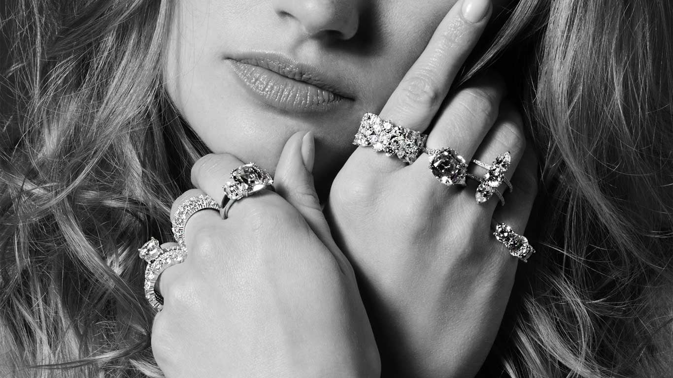 ENGAGEMENT RINGS - CRISLU