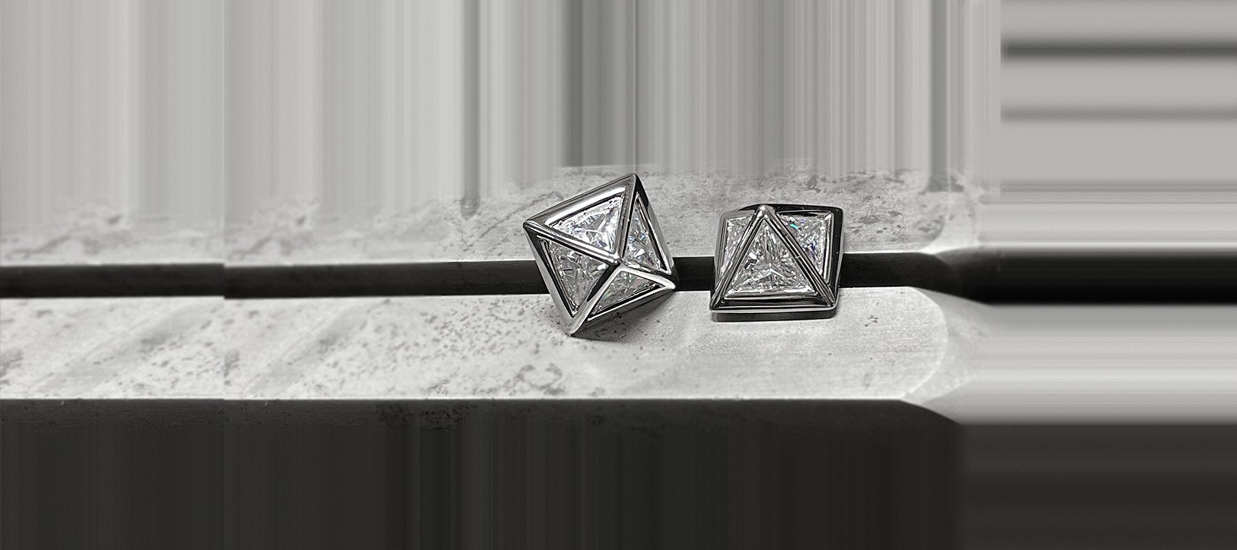 MEN'S EARRINGS - CRISLU