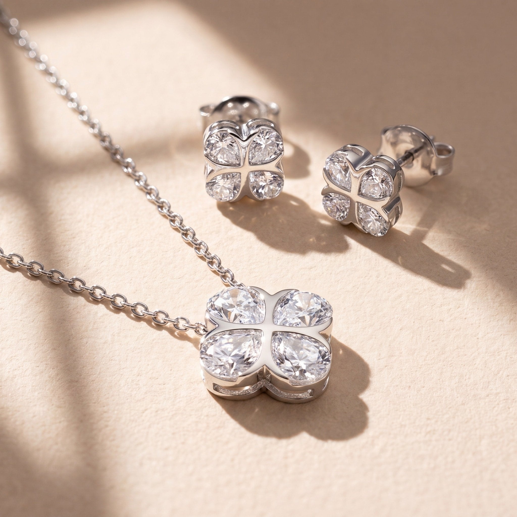 Bloom Clover Pendant Necklace - CRISLU
