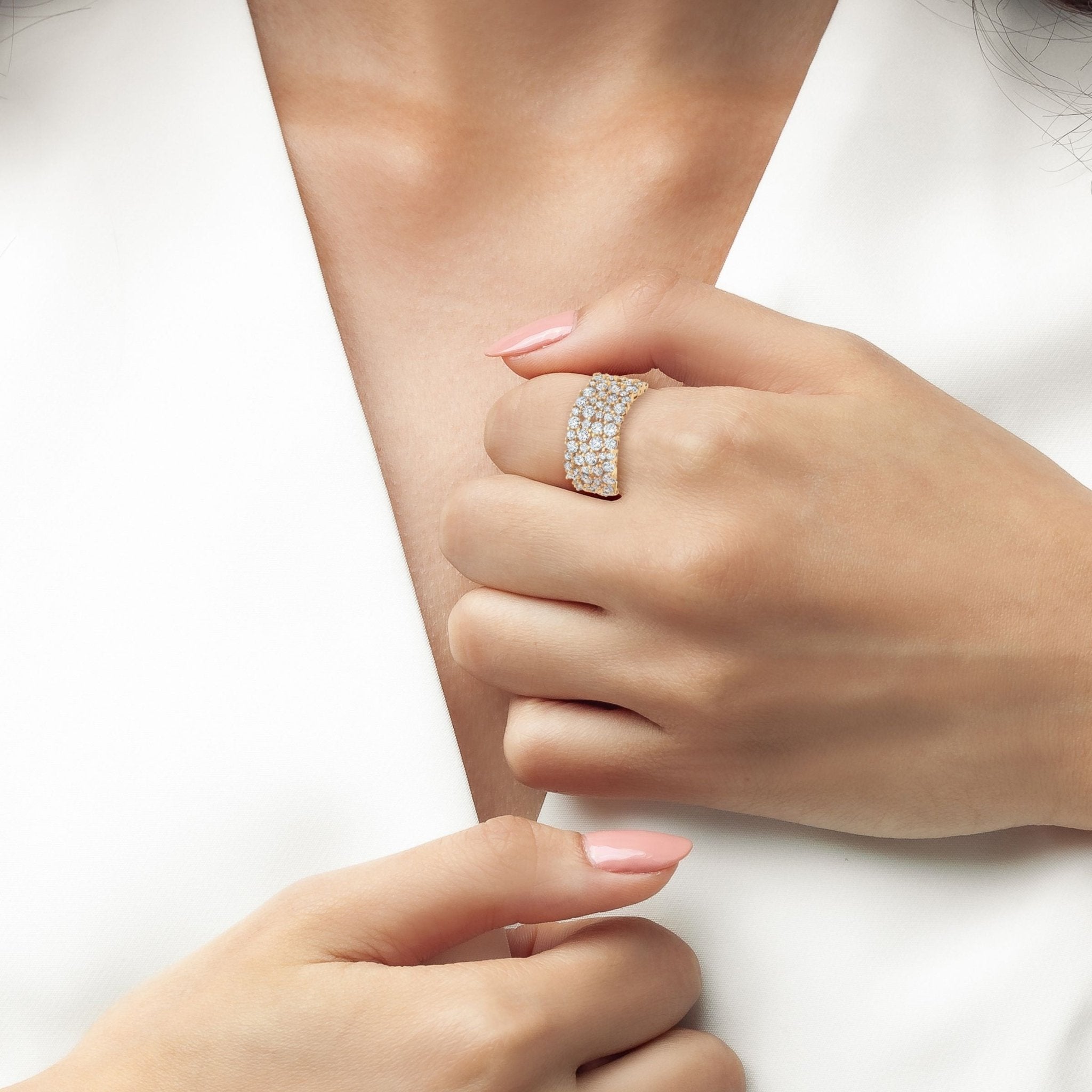 Large Cluster Ring in Gold - CRISLU